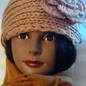Hat and Scarf set. Brown.